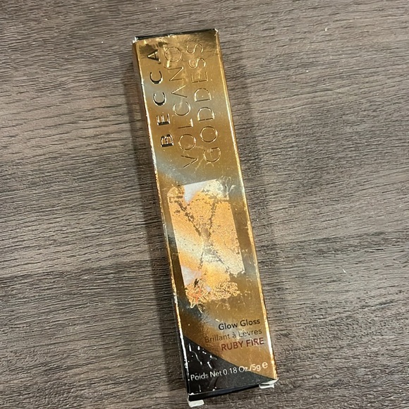 NIB NWT Becca Volcano Goddess Glow Gloss in Ruby Fire - Picture 6 of 6